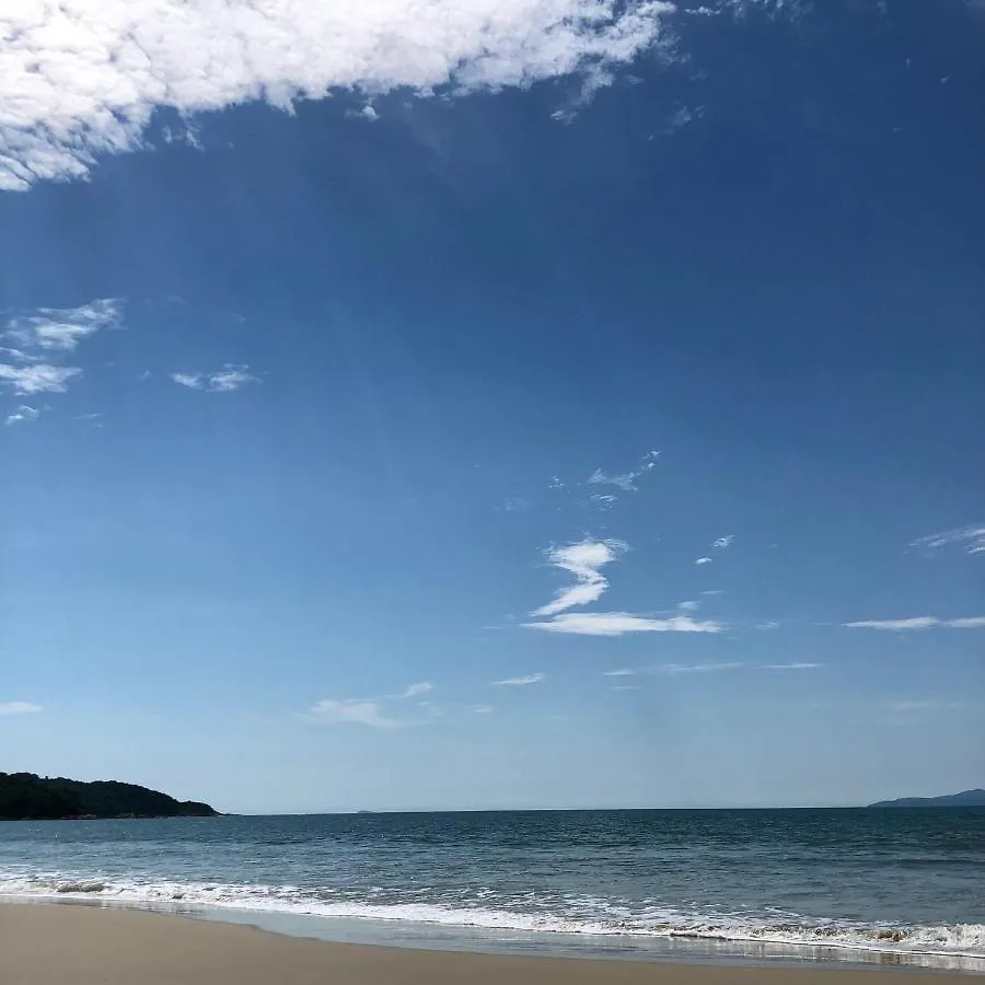 Casinha De Praia Na Fazenda Da Armacao Governador Celso Ramos Brazílie
